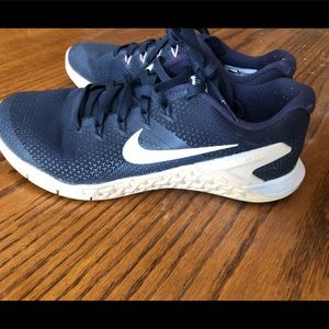 Nike Metcon 4,  size 7.5. Navy and light pink.